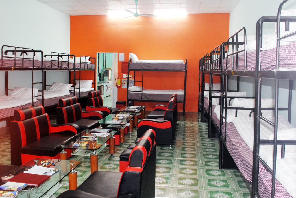 Phong Nha Backpacker Hostel Exteriör bild